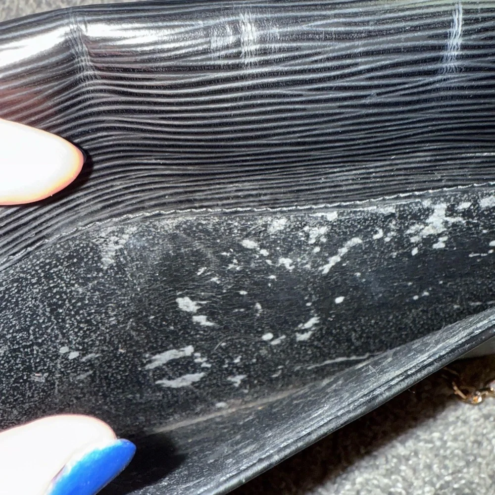 💎AUTHENTIC 💎Louis Vuitton Vintage Epi Montaigne 27 clutch w/insert & chain - Picture 10 of 14